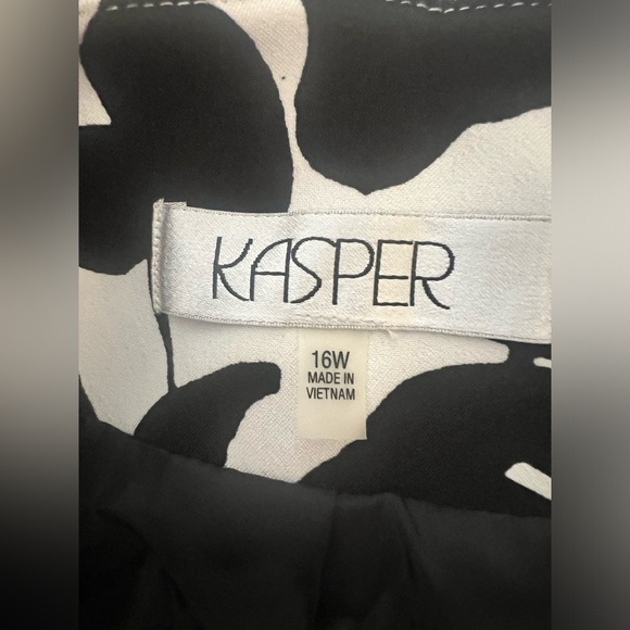 Kasper - gorgeous b&w floral print long blazer - Picture 8 of 11